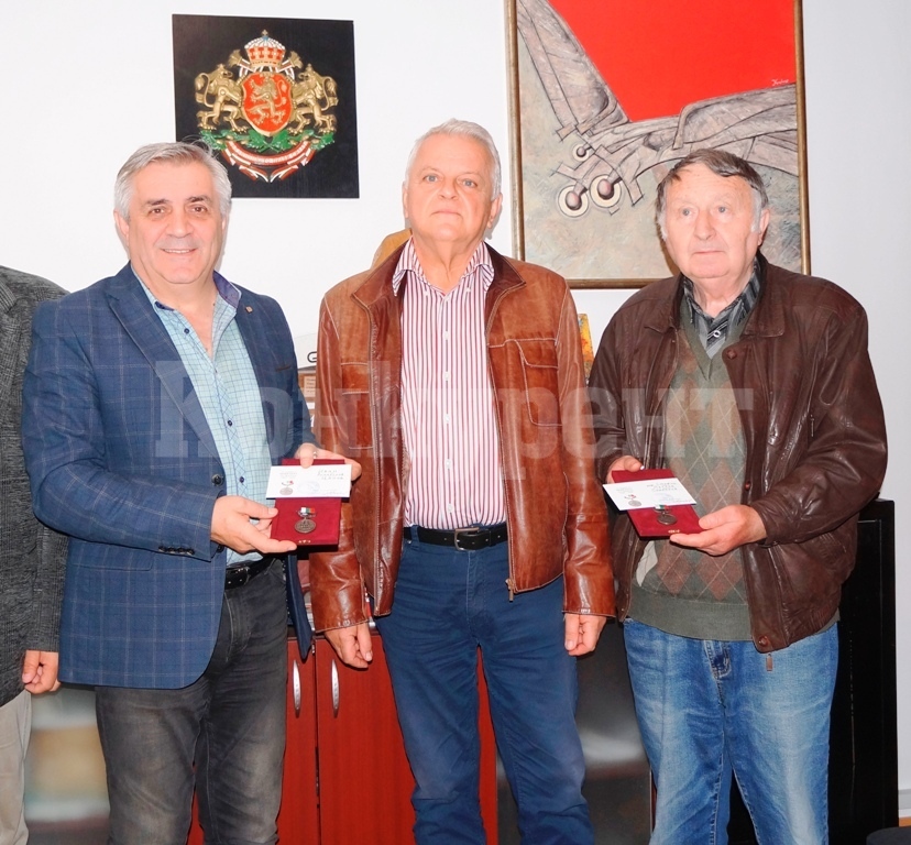 Съюзът на ветераните от войните на България удостои Аспарухов, Испиридис и Симеонов с юбилейни медали 